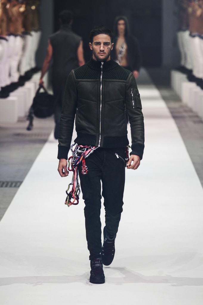 DIRK BIKKEMBERGS Fall/Winter 2015-2016