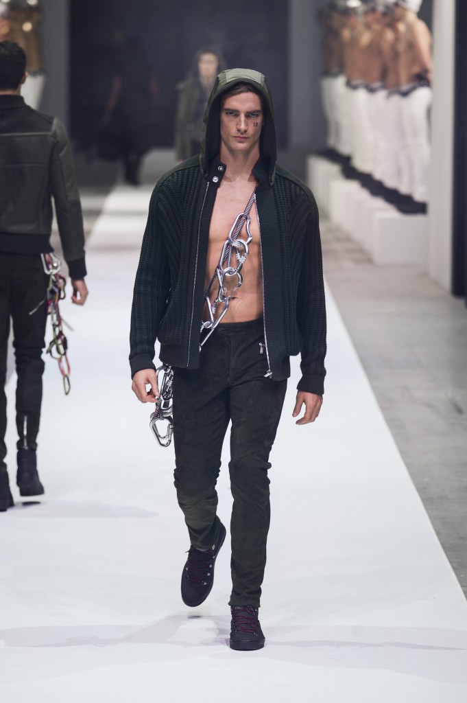 DIRK BIKKEMBERGS Fall/Winter 2015-2016