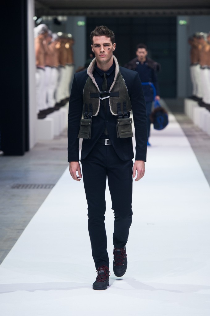 DIRK BIKKEMBERGS Fall/Winter 2015-2016