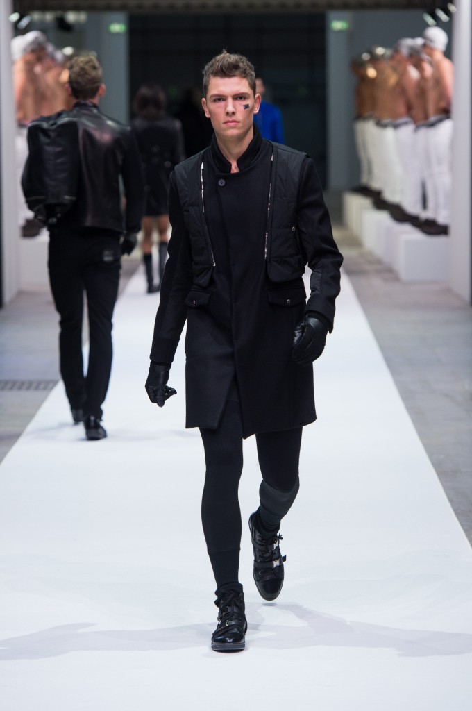 DIRK BIKKEMBERGS Fall/Winter 2015-2016