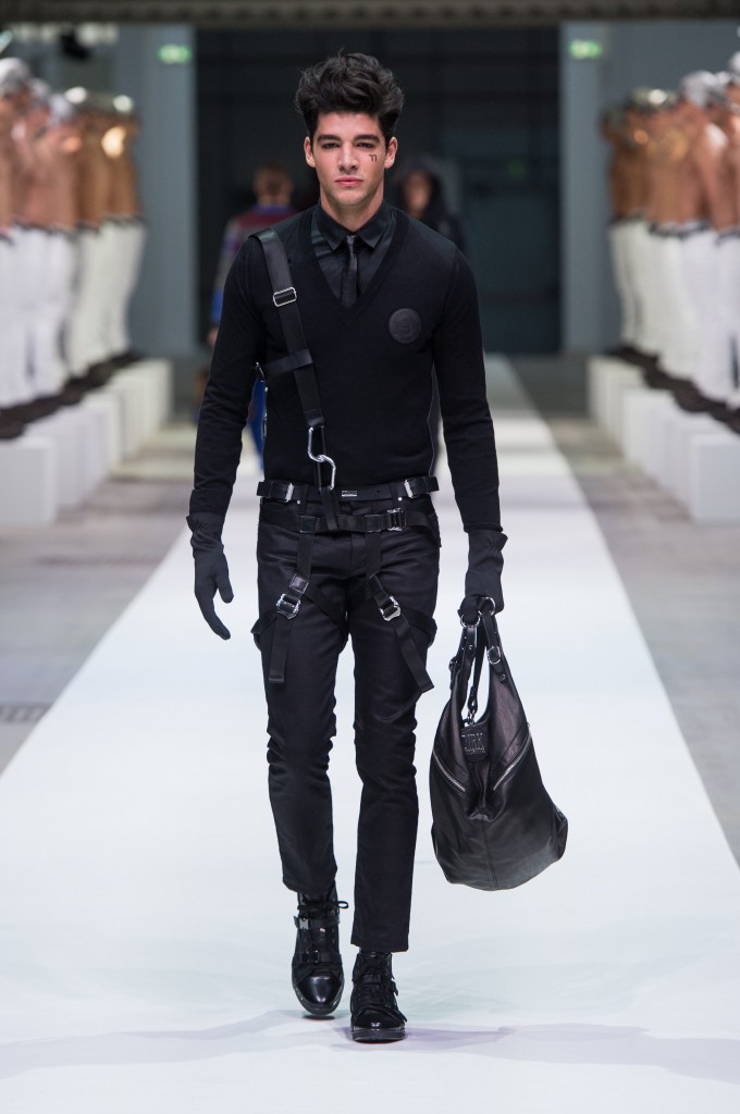 DIRK BIKKEMBERGS Fall/Winter 2015-2016