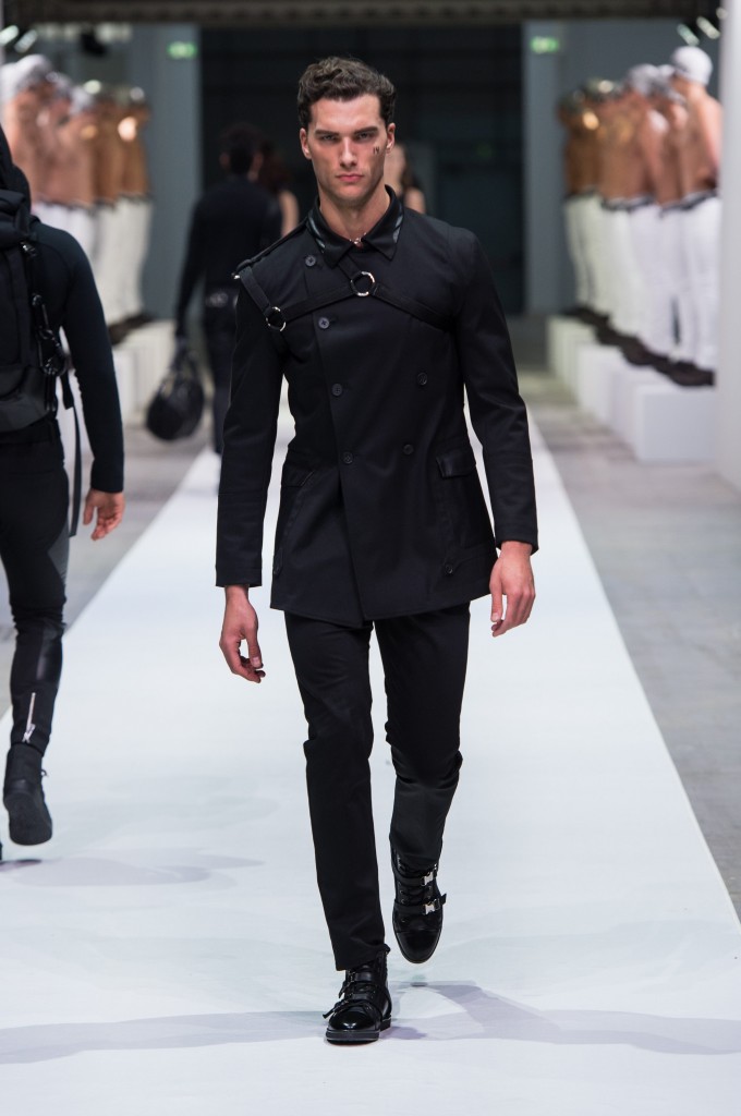 DIRK BIKKEMBERGS Fall/Winter 2015-2016