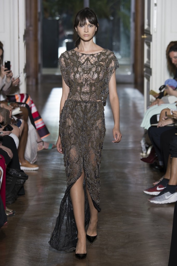 YIQING YIN HAUTE COUTURE - Fall Winter 2015/16