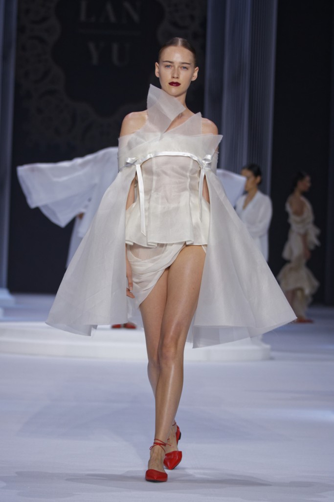 LAN YU COUTURE - Fall Winter 2015/16