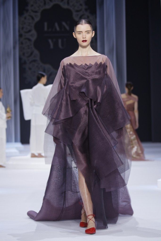 LAN YU COUTURE - Fall Winter 2015/16