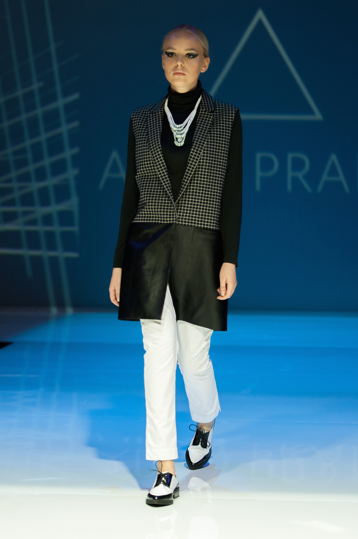 ARNY PRAHT – Spring/Summer 2016