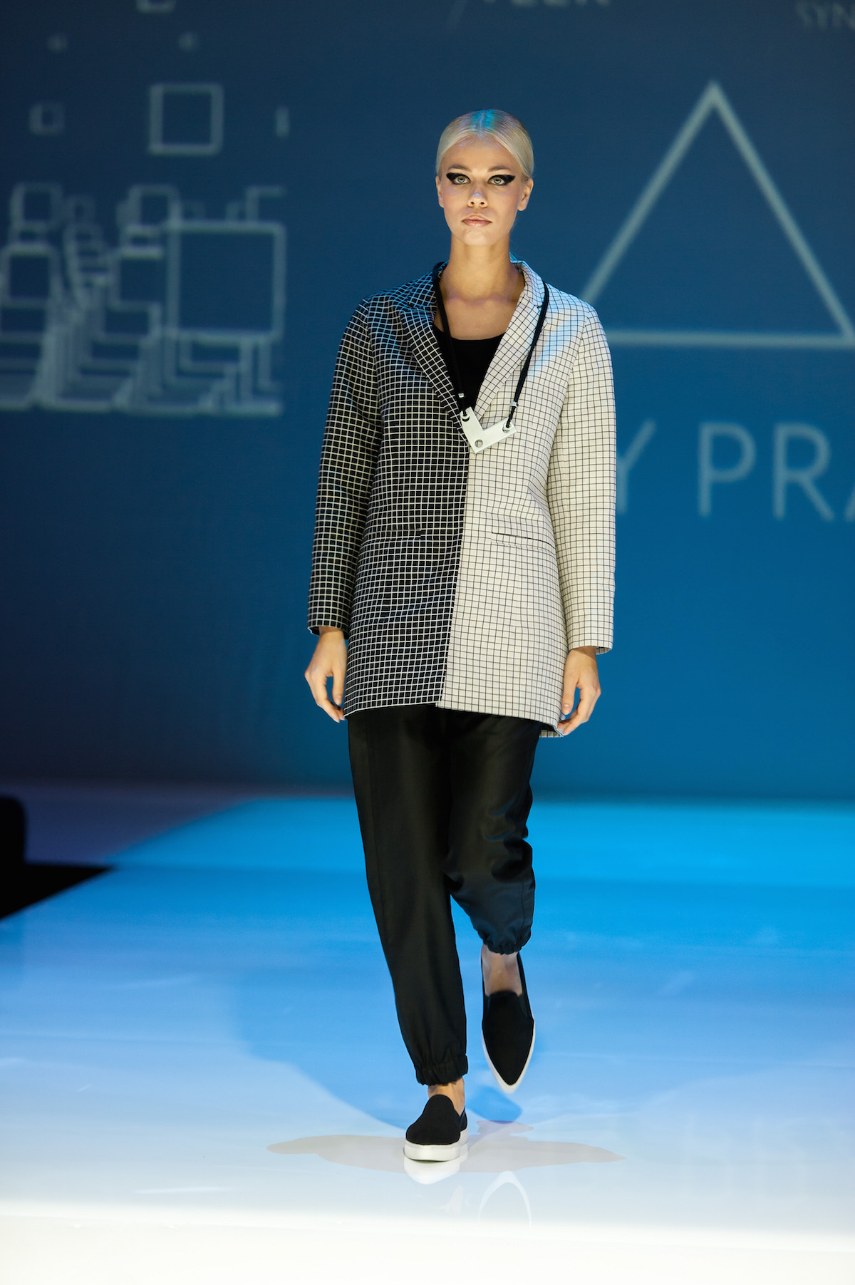 ARNY PRAHT – Spring/Summer 2016